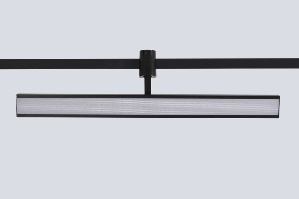 Светильник трековый для гибкой магнитной системы Crystal Lux CLT 0.37 001 18W BL SMART